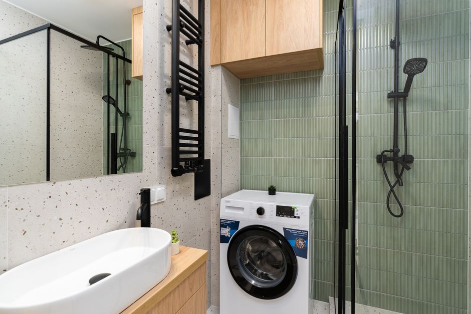 Jak wybrać odpowiednią farbę do małej łazienki – poradnik praktyczny