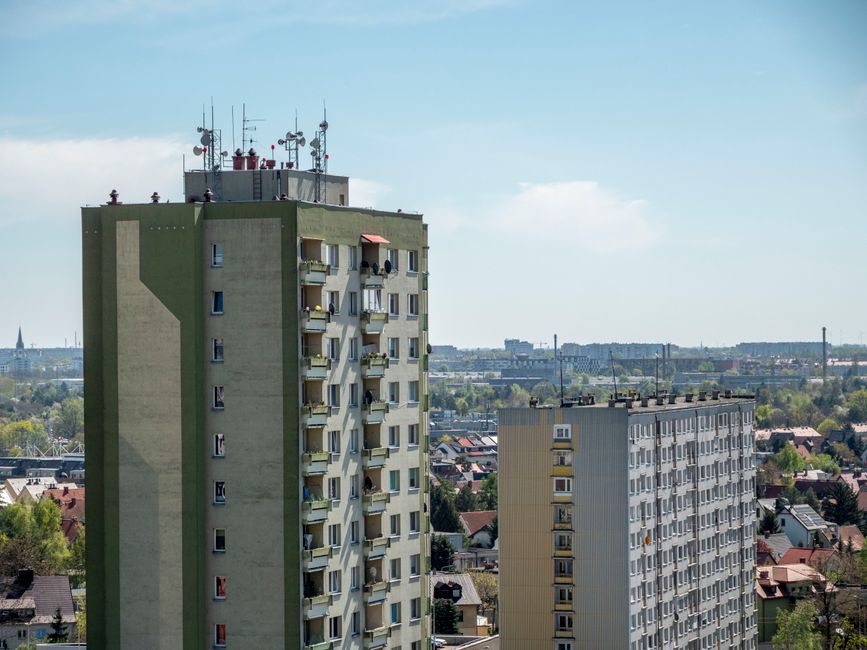 Jak samodzielnie wymienić instalację elektryczną w bloku z wielkiej płyty – poradnik krok po kroku